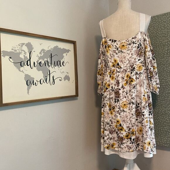 Torrid Ivory Floral Print Lace Trim Cold Shoulder Midi Dress Size 2 - Picture 7 of 13